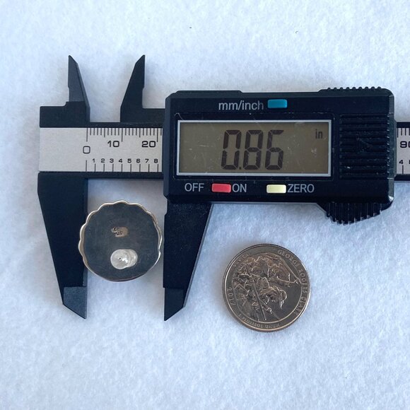 Sterling Silver 925 Hollow Modernist Sculptural Scalloped Shell Stud Earrings - Picture 14 of 16